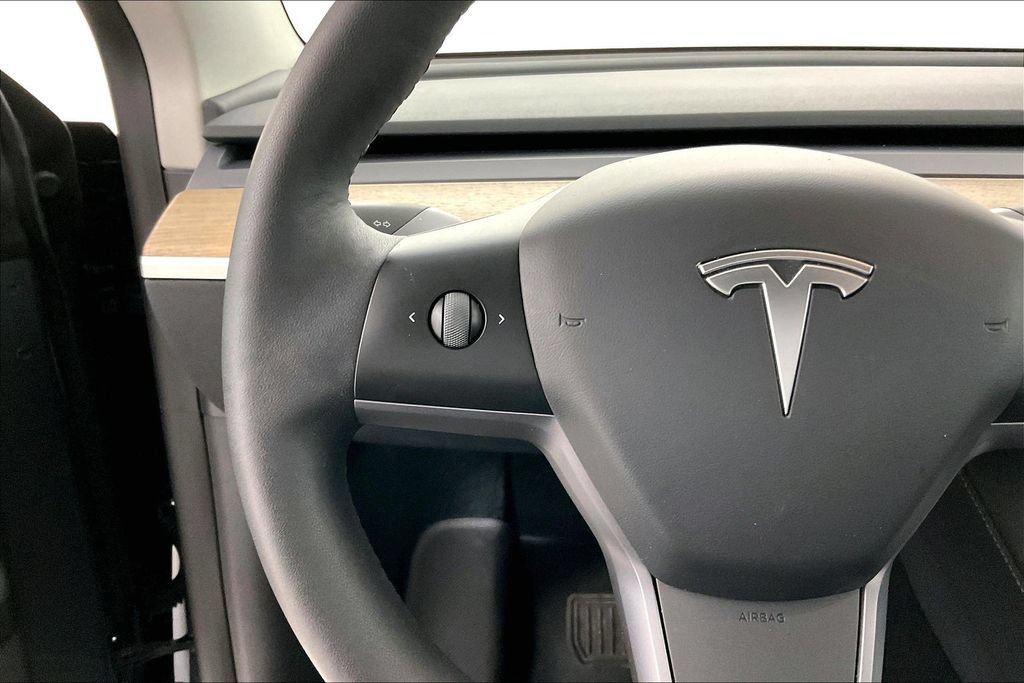 Used 2023 Tesla Model Y Long Range AWD/4WD image 12