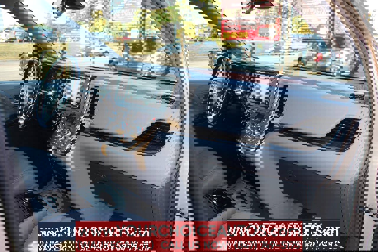 Used 2018 Toyota Sienna XLE w/ XLE Navigation Package FWD image 15