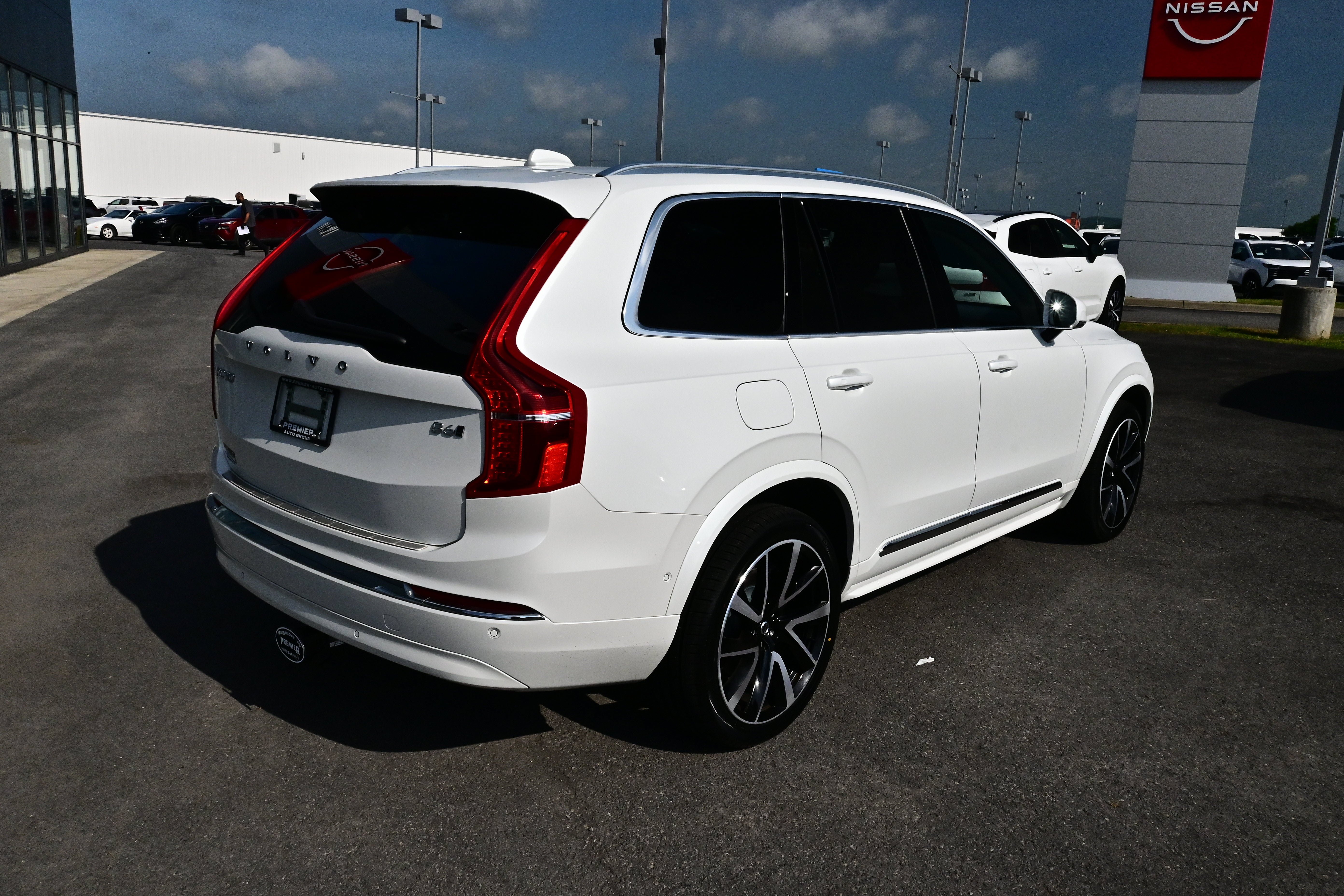 Used 2024 Volvo XC90 B6 Ultimate w/ Protection Package Premier AWD/4WD image 8
