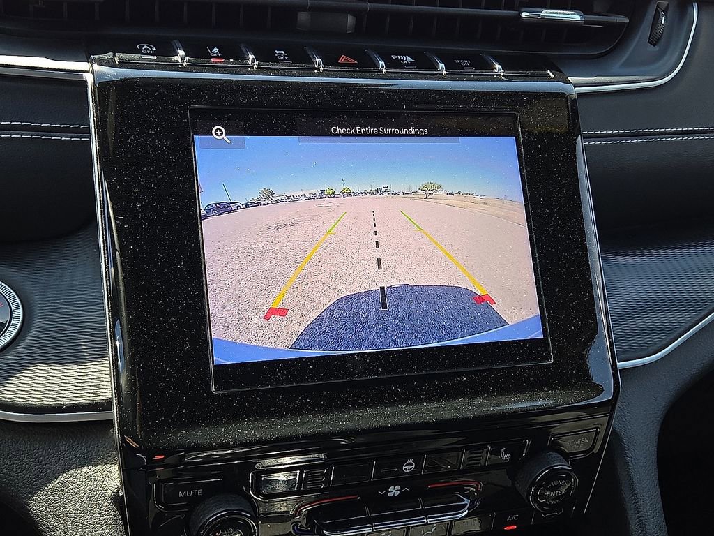 Used 2023 Jeep Grand Cherokee Altitude RWD image 27