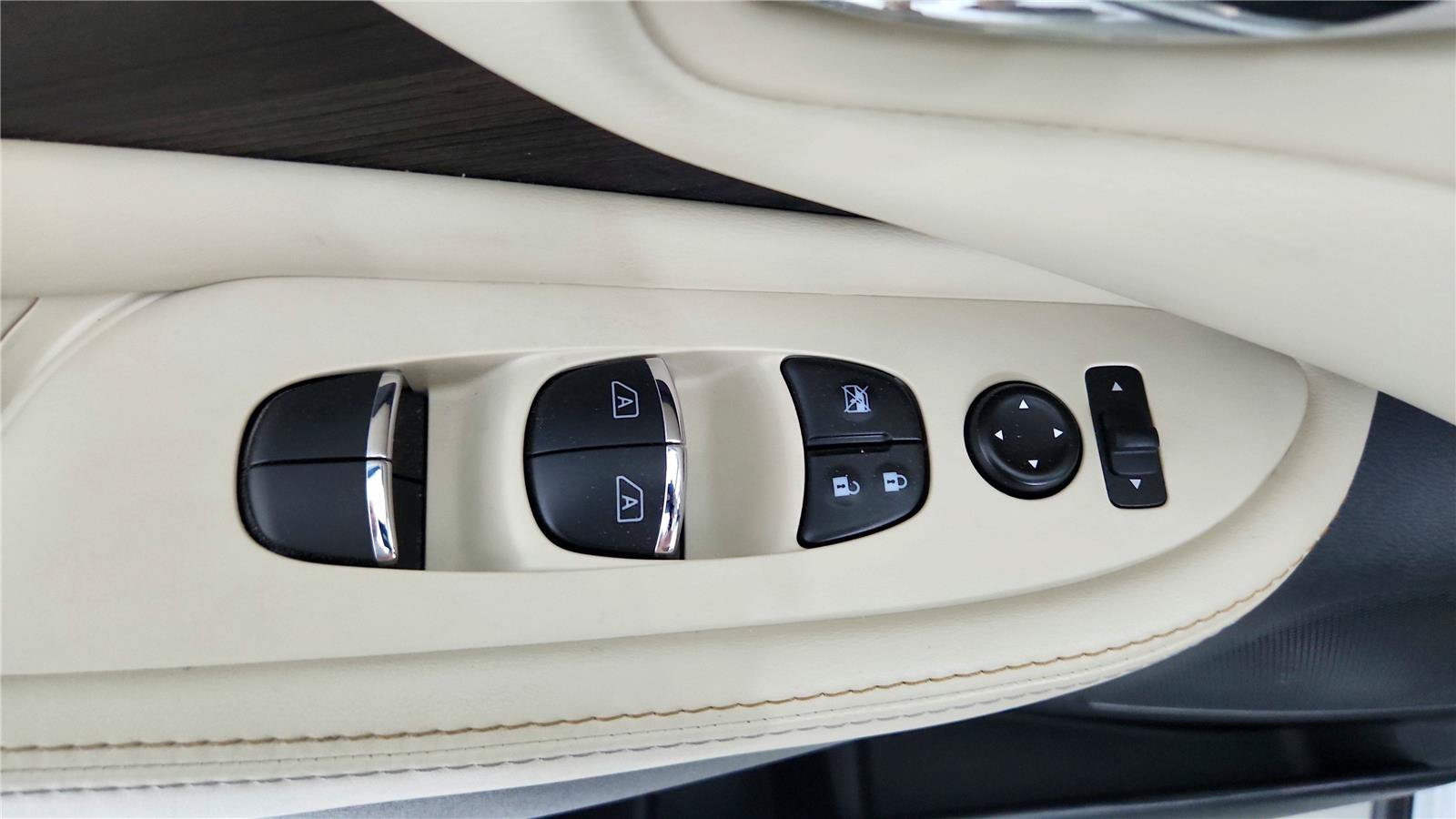 Used 2023 Nissan Murano Platinum w/ Cargo Package FWD image 17