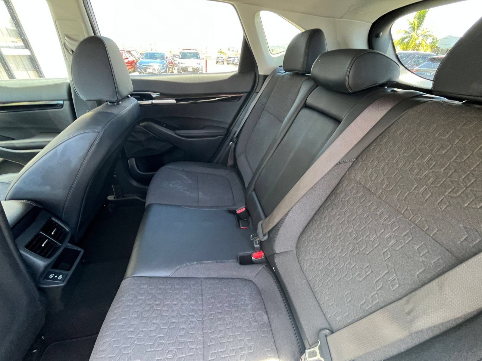 Used 2025 Kia Seltos S FWD image 26