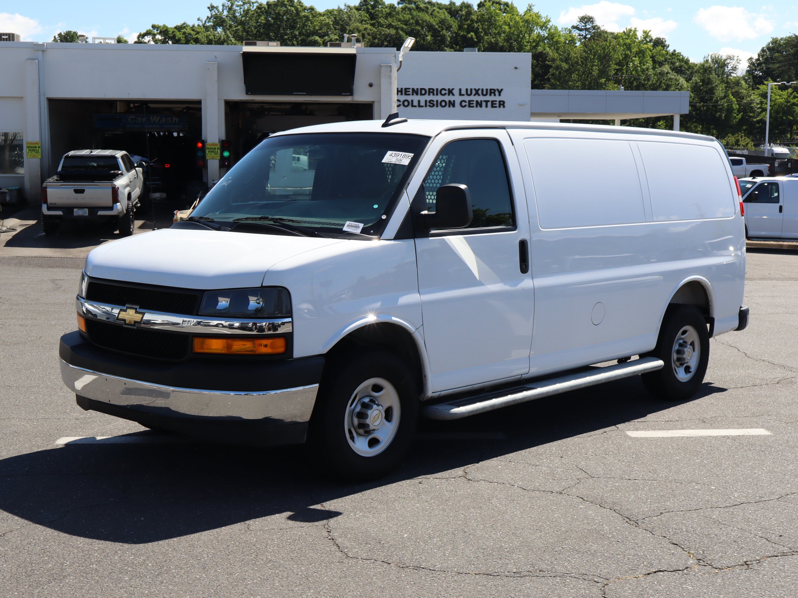 Used 2025 Chevrolet Express 2500 w/ Driver Convenience Package RWD image 5