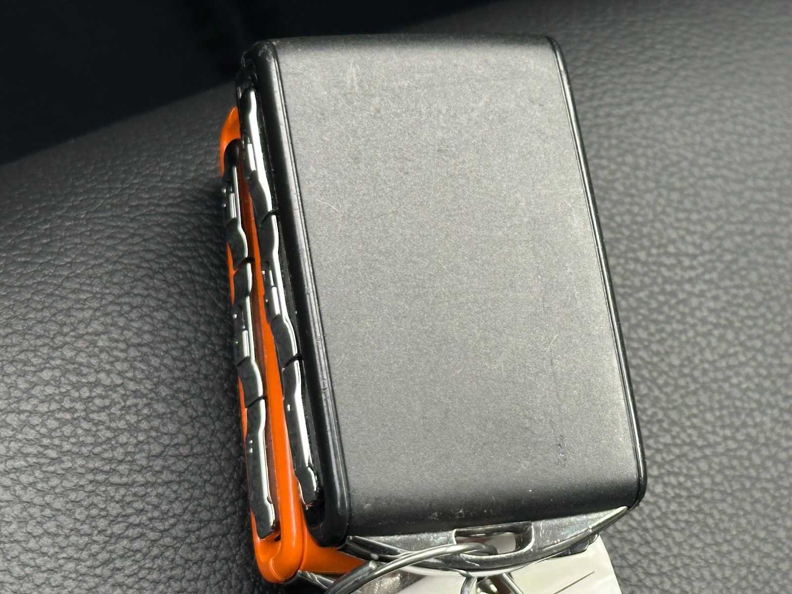 Used 2025 Volvo XC40 B5 Ultra w/ Climate Package image 34