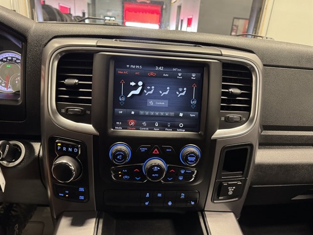 Used 2021 RAM 1500 Warlock AWD/4WD image 25