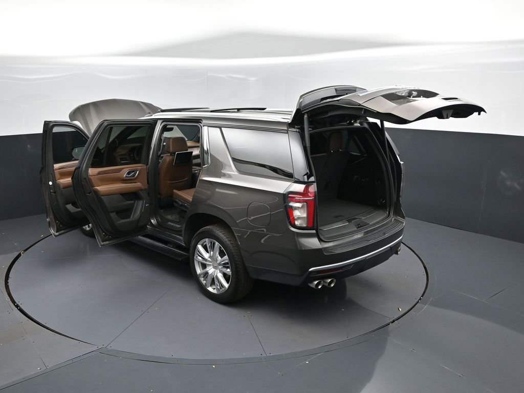 Used 2021 Chevrolet Tahoe High Country w/ Premium Package image 2