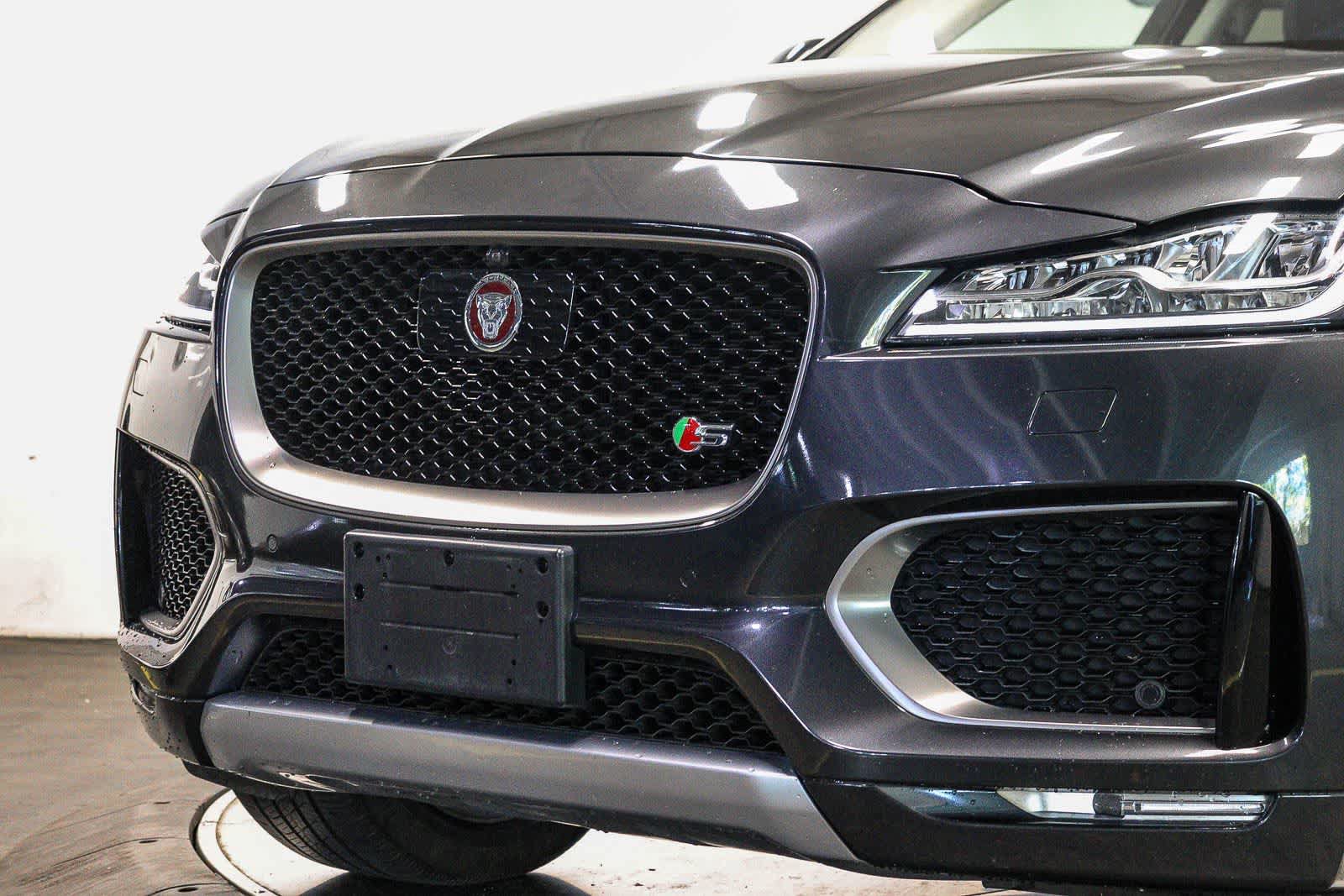 Used 2017 Jaguar F-PACE S AWD/4WD image 8