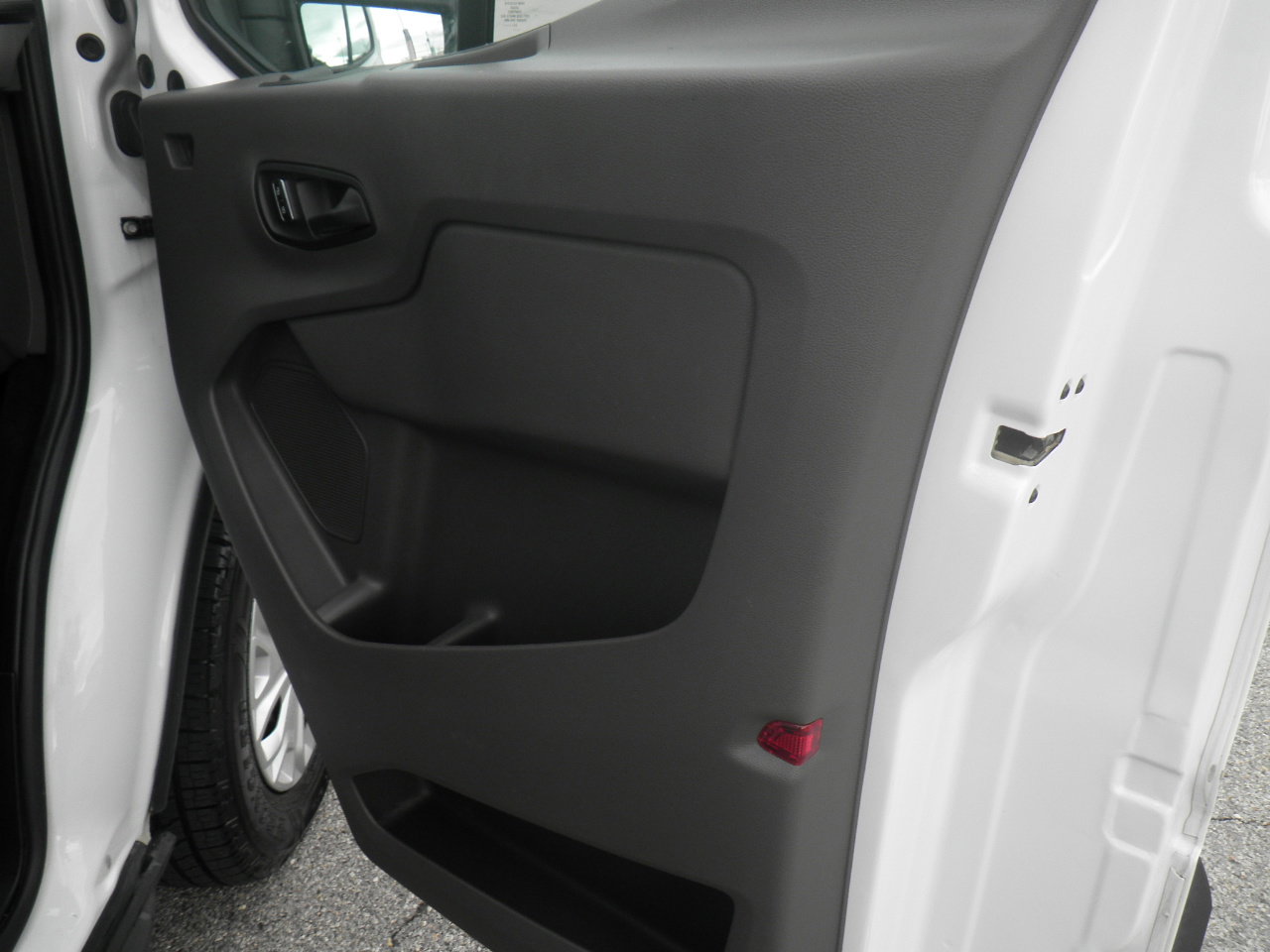 Used 2023 Ford Transit 350 XLT image 27