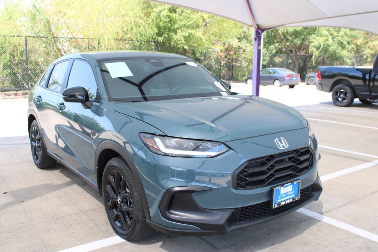 Used 2025 Honda HR-V Sport image 8