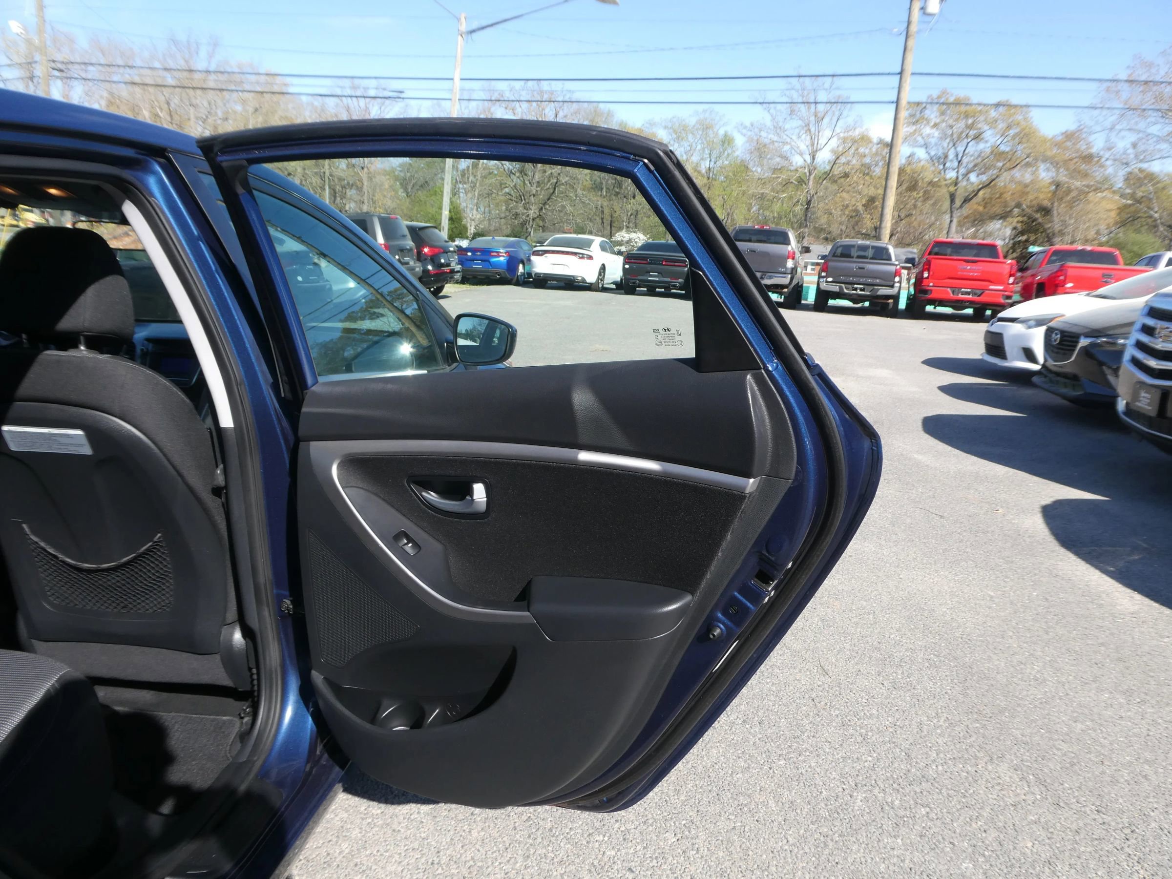 Used 2015 Hyundai Elantra GT image 22