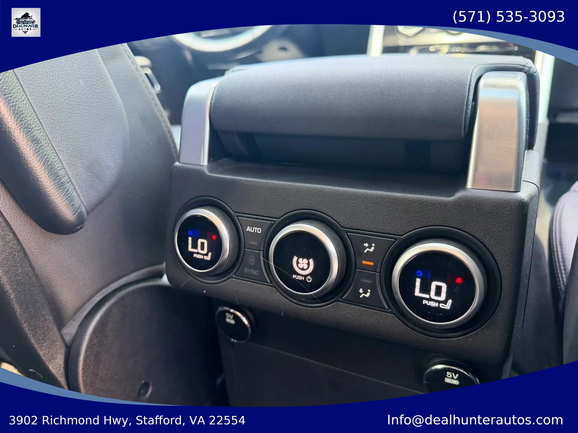 Used 2017 Land Rover Discovery HSE AWD/4WD image 19
