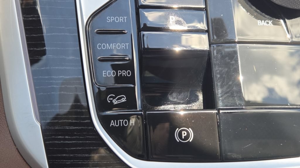 Used 2025 BMW X5 M60i AWD/4WD image 36