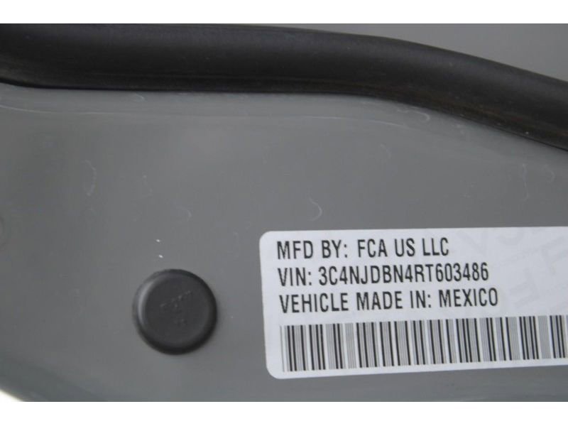 Used 2024 Jeep Compass Latitude image 22