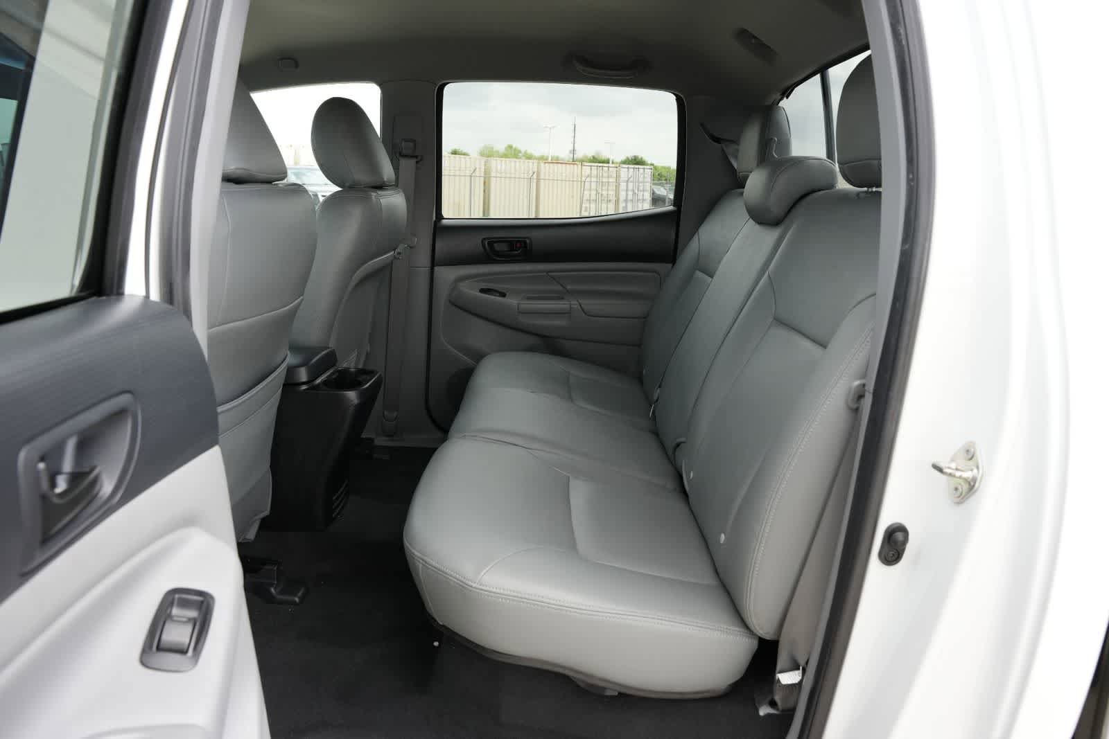 Used 2015 Toyota Tacoma PreRunner w/ SR5 Package RWD image 19