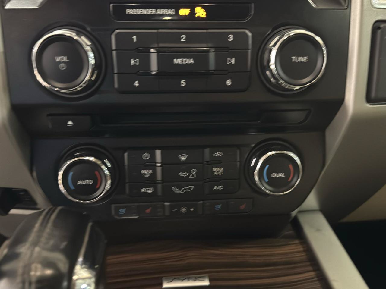 Used 2015 Ford F150 Lariat AWD/4WD image 21
