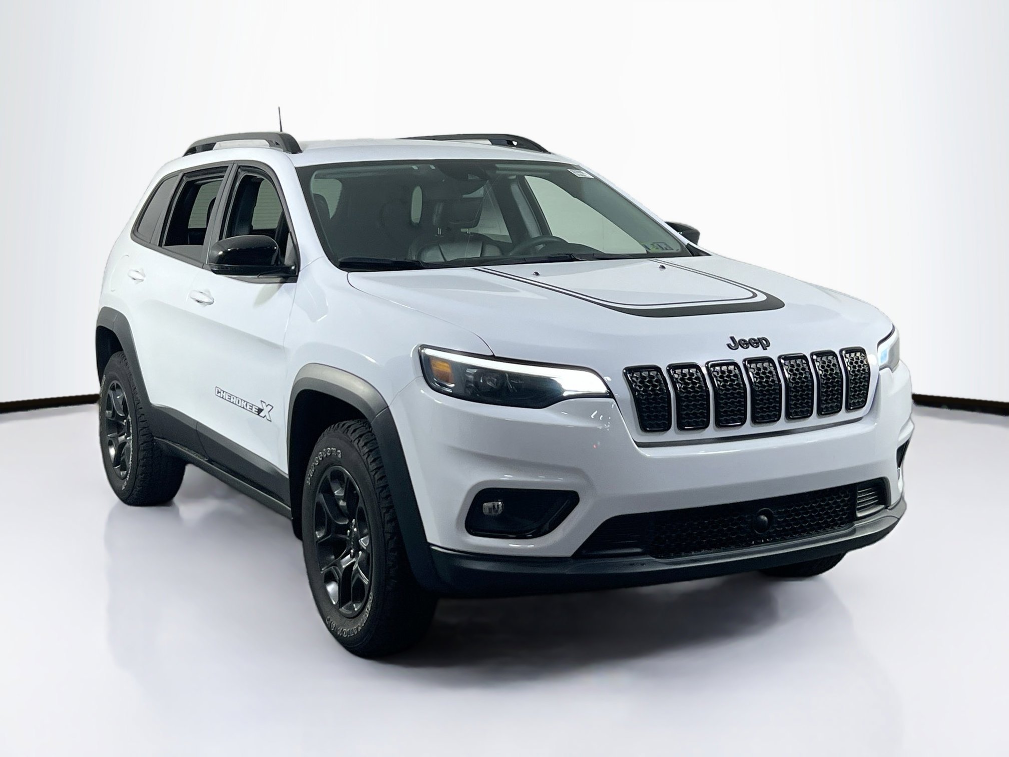 Used 2022 Jeep Cherokee Latitude image 3