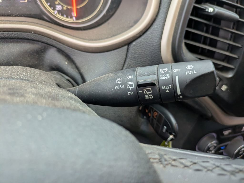 Used 2016 Jeep Cherokee Latitude w/ Cold Weather Group image 29