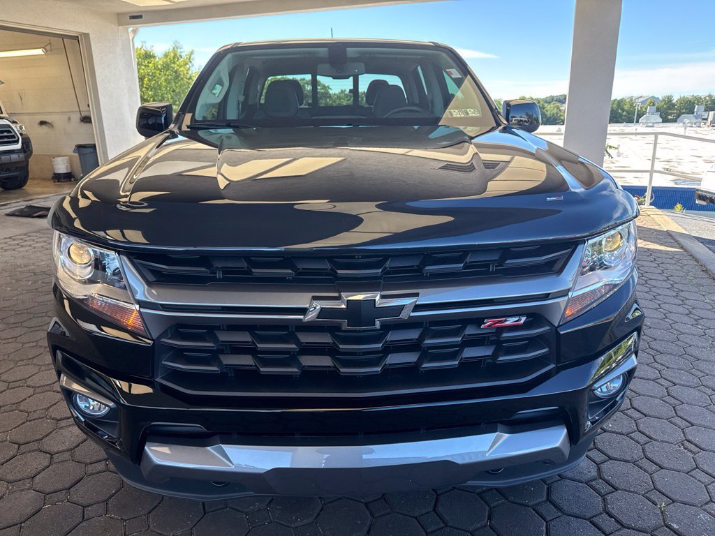 Used 2022 Chevrolet Colorado Z71 AWD/4WD image 2