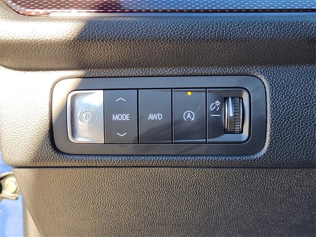 Used 2024 Chevrolet Traverse RS image 21