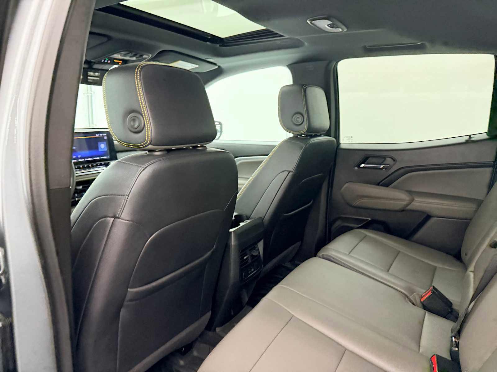 Used 2024 Chevrolet Colorado ZR2 w/ ZR2 Convenience Package III image 19