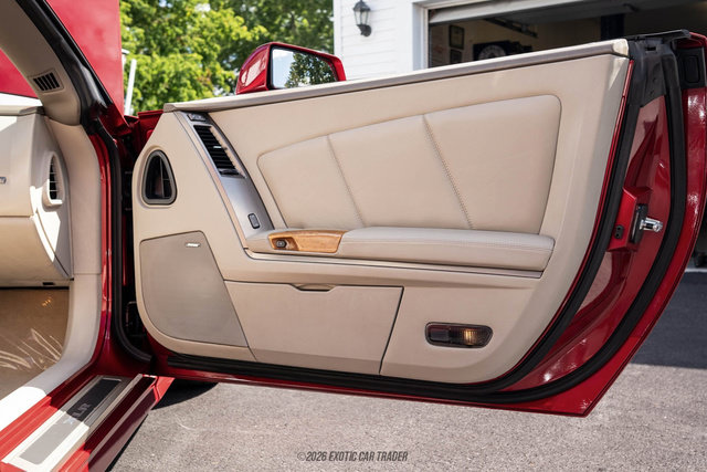 Used 2005 Cadillac XLR RWD image 29