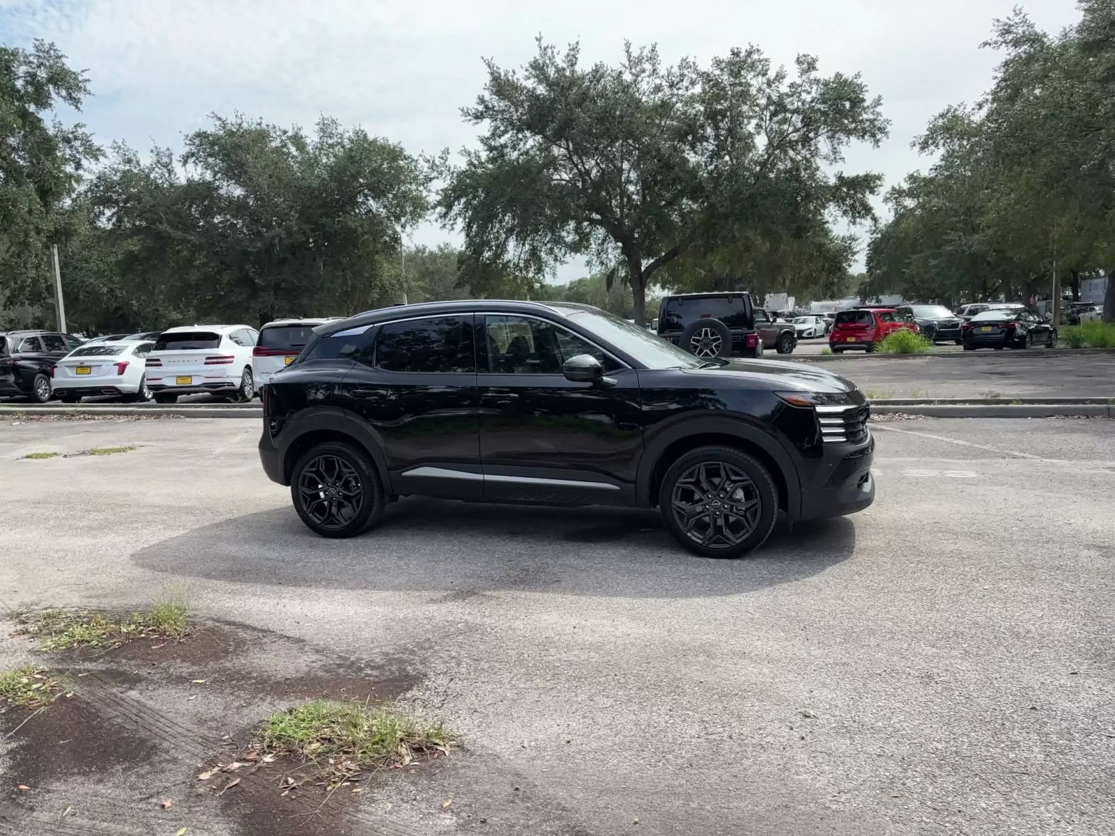 Used 2026 Nissan Kicks SR AWD/4WD image 15