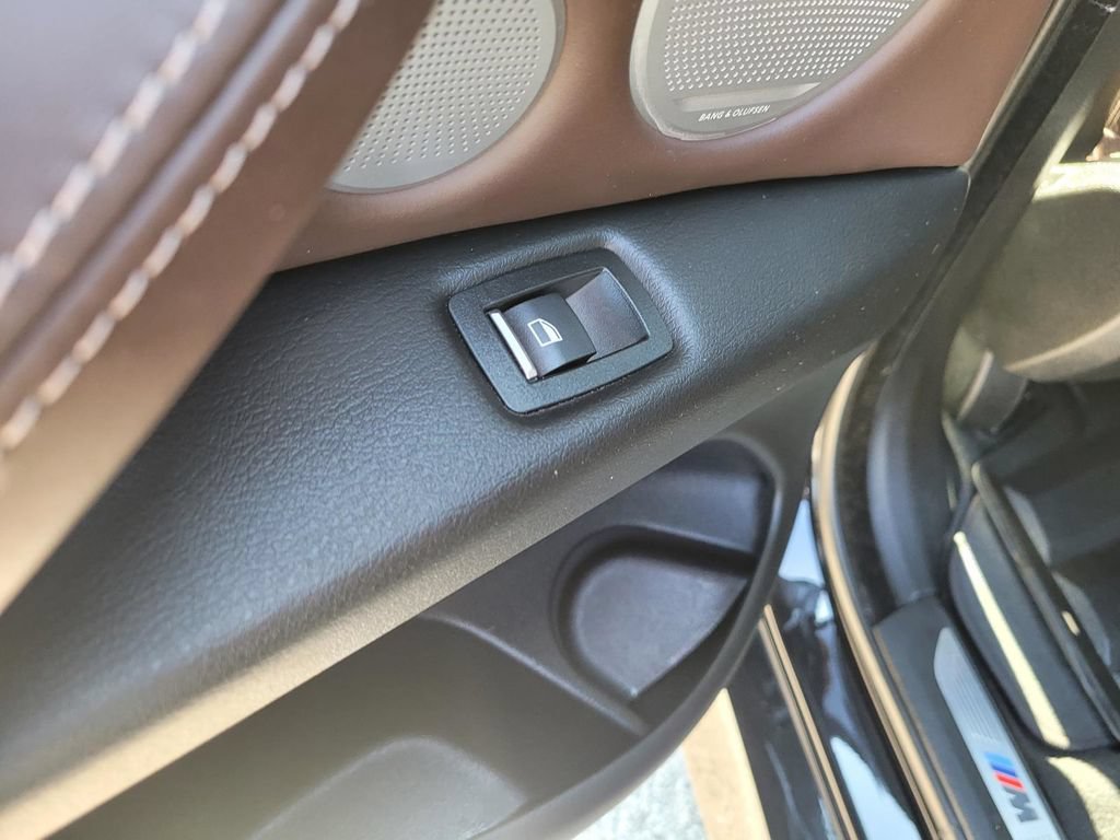 Used 2018 BMW X5 xDrive50i w/ Dynamic Handling Package AWD/4WD image 15
