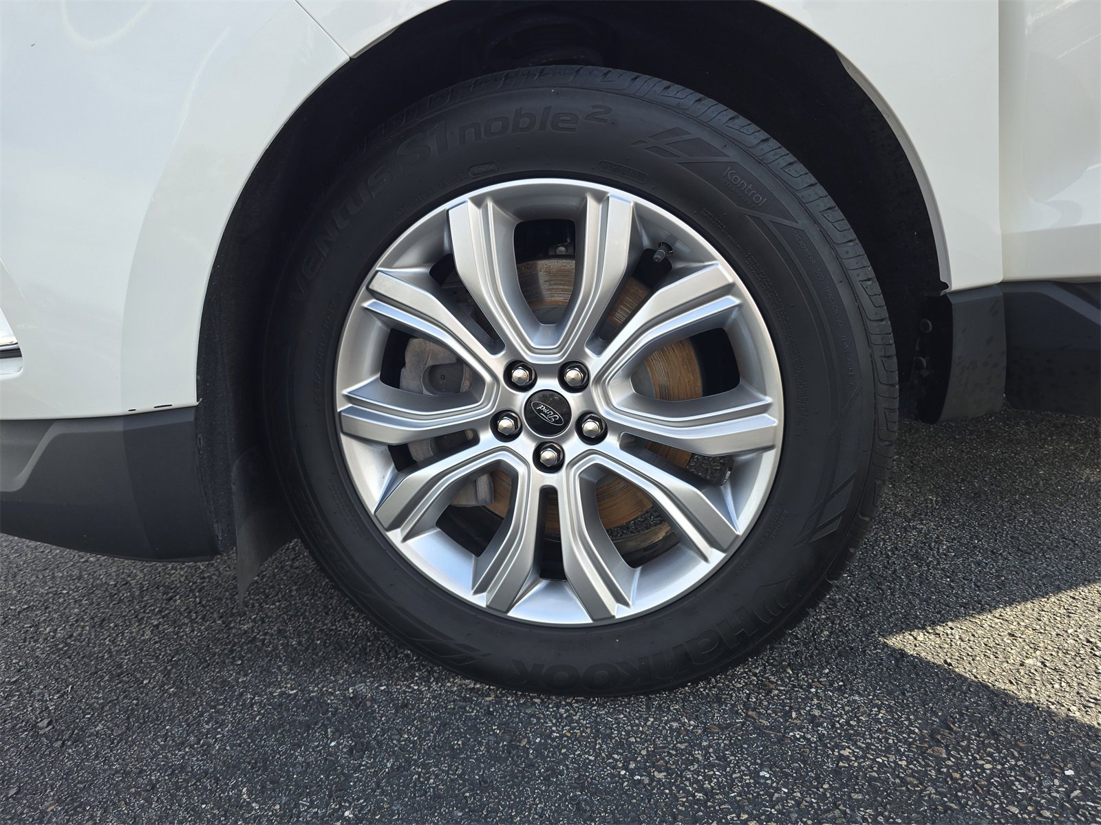 Used 2023 Ford Edge Titanium image 29