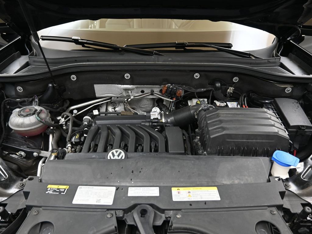 Used 2023 Volkswagen Atlas Cross Sport SEL Premium R-Line AWD/4WD image 9