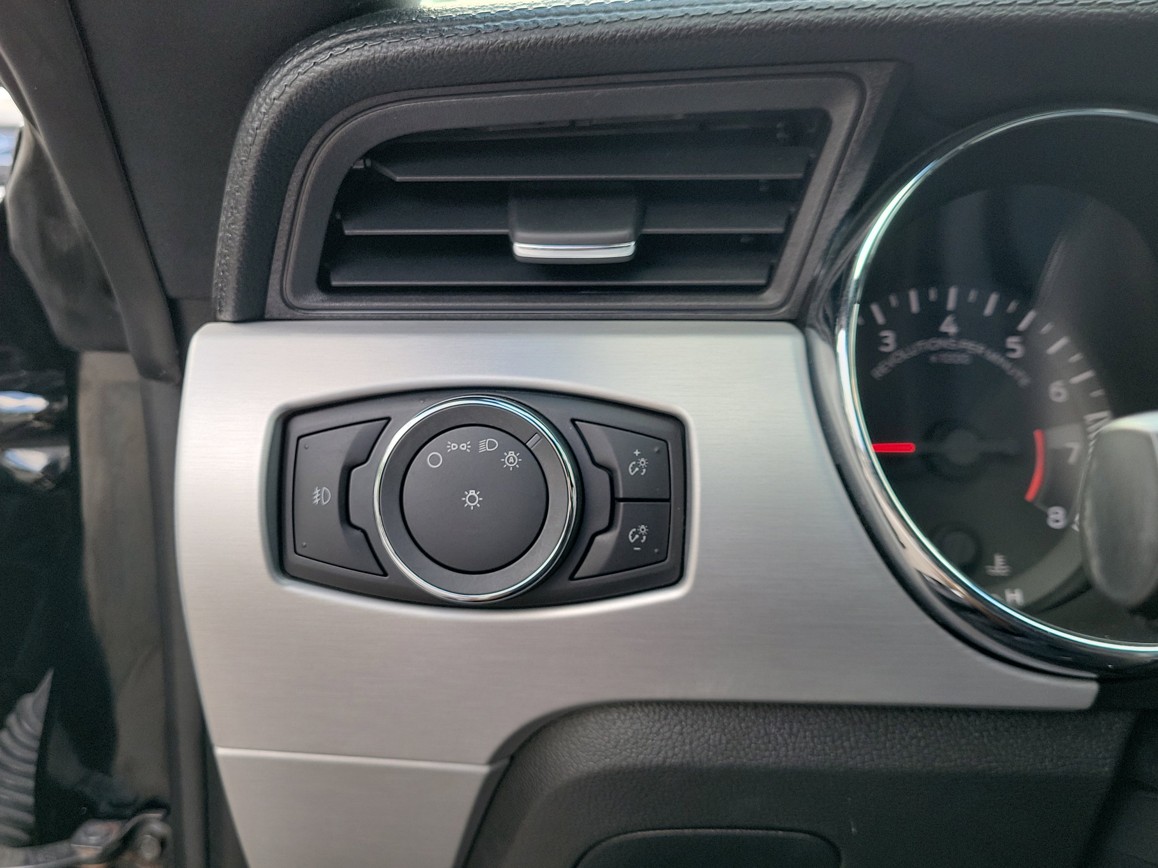 Used 2016 Ford Mustang Premium RWD image 15