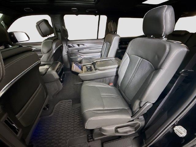 Used 2024 Jeep Grand Wagoneer Series II Obsidian w/ Quick Order Packagew 28T AWD/4WD image 26