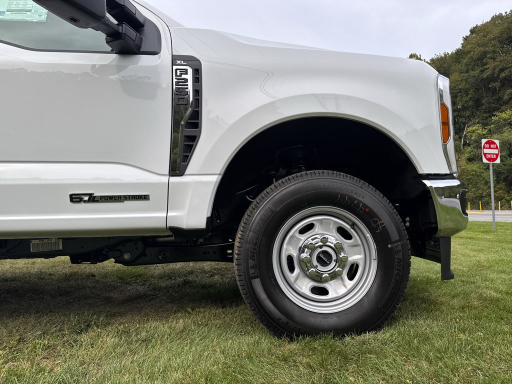 New 2026 Ford F250 XL w/ FX4 Off-Road Package image 13