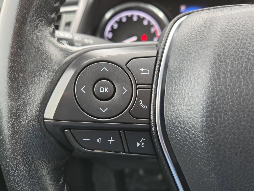 Used 2020 Toyota Camry SE w/ Audio Package FWD image 17