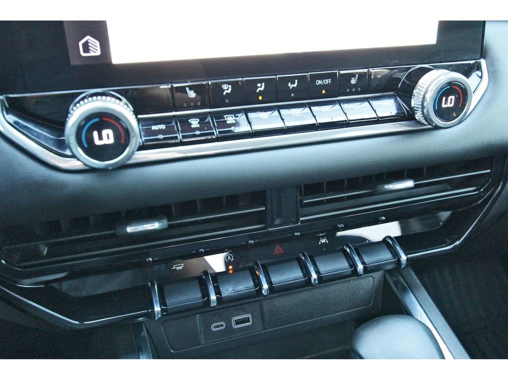 Used 2024 GMC Canyon Elevation w/ Elevation Premium Package image 25