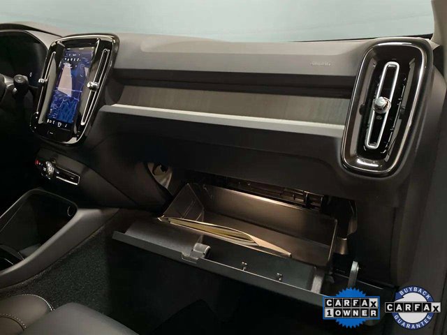 Used 2025 Volvo XC40 B5 Plus image 86