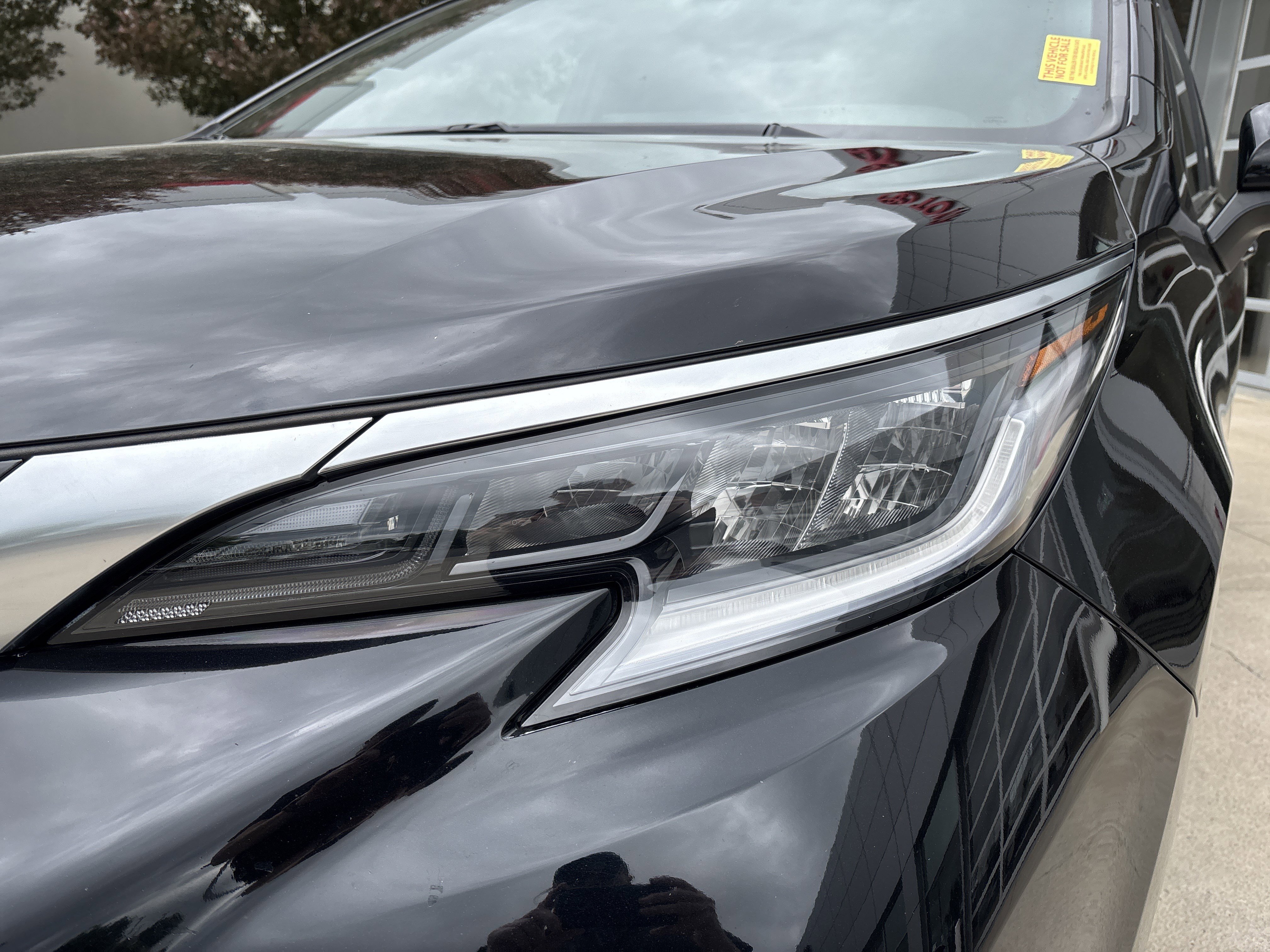 Used 2024 Toyota Sienna XSE FWD image 11