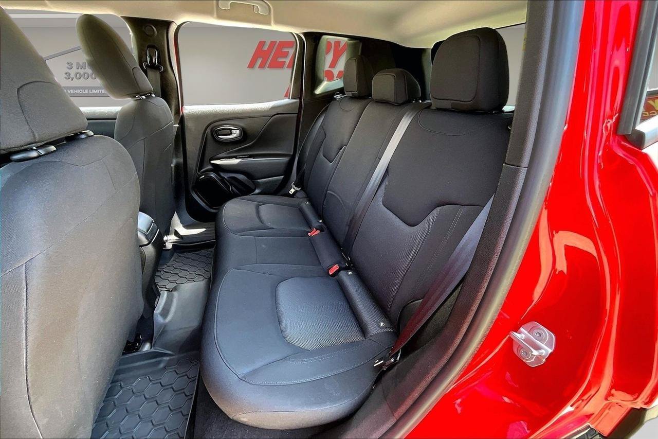 Used 2023 Jeep Renegade Latitude AWD/4WD image 23
