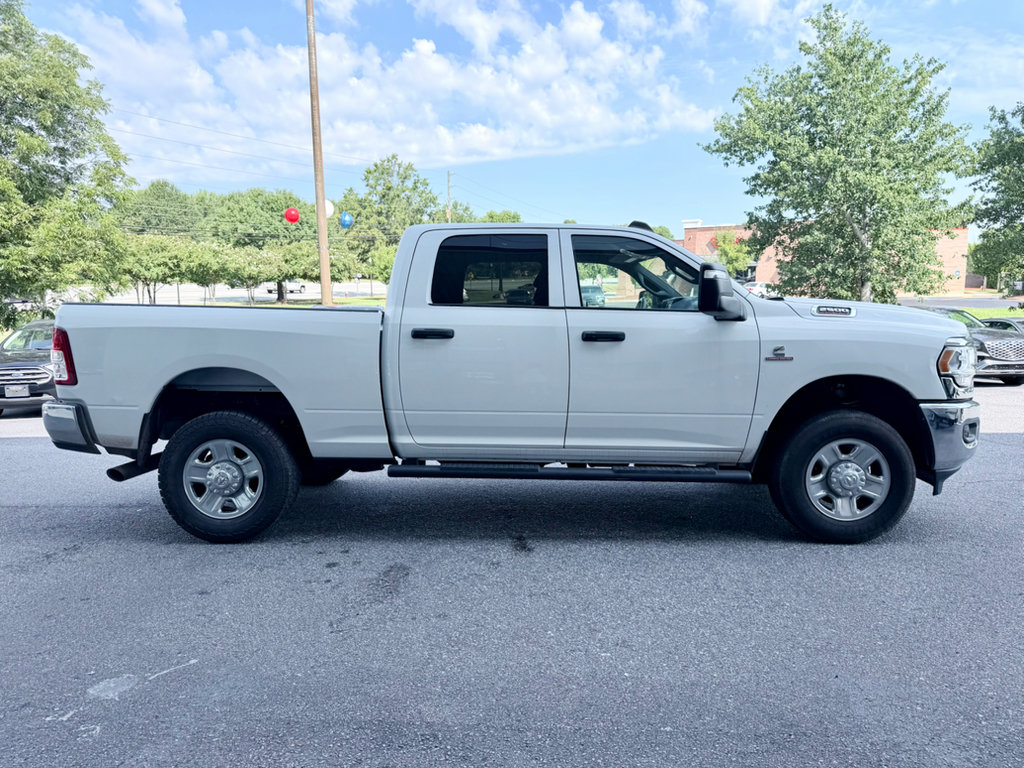 Used 2024 RAM 2500 Tradesman w/ Chrome Appearance Group AWD/4WD image 4