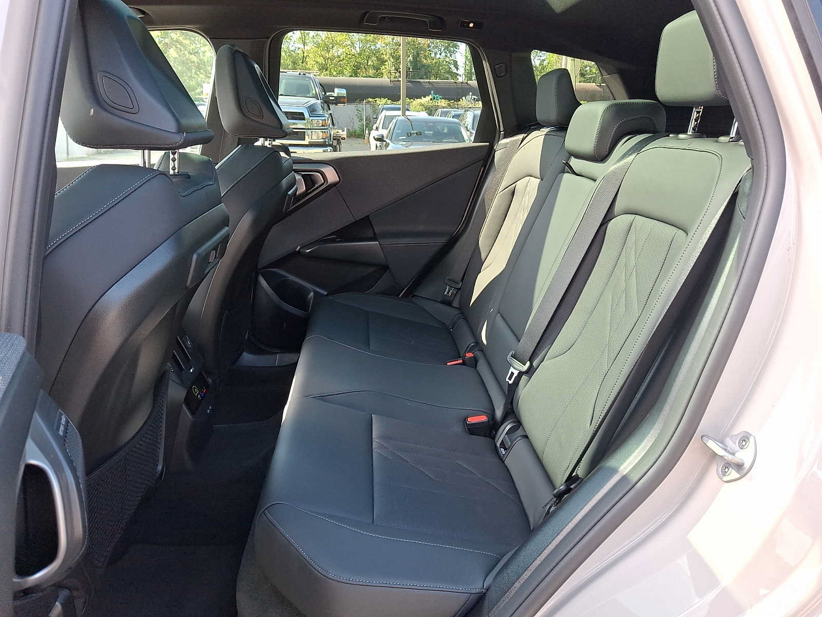 Used 2026 BMW X3 xDrive30i w/ Premium Package AWD/4WD image 8