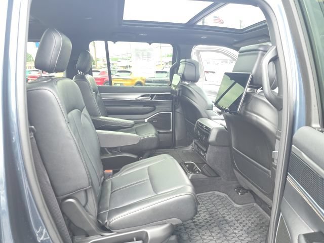 Used 2024 Jeep Wagoneer Series II w/ Convenience Group I AWD/4WD image 56