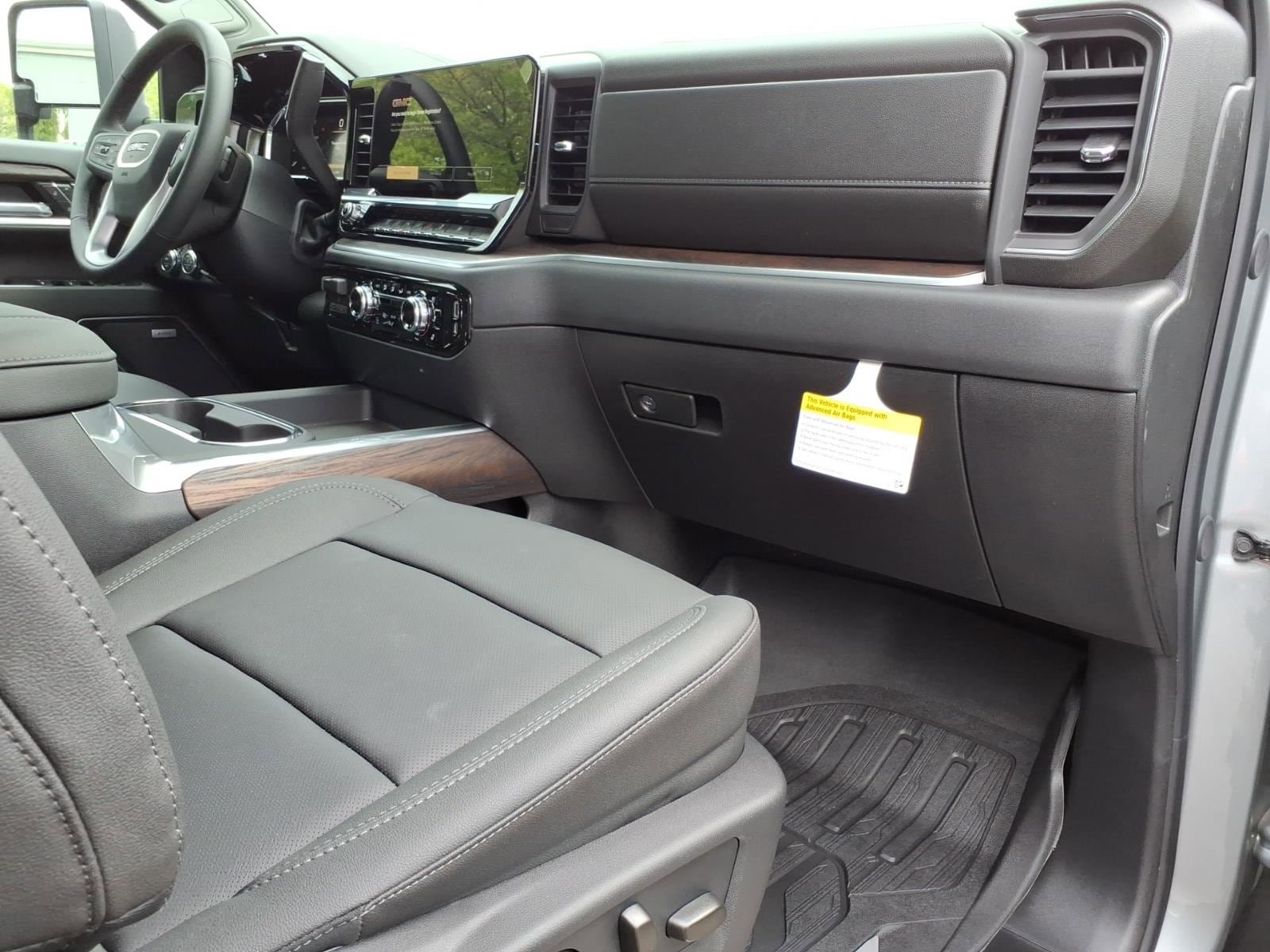 New 2026 GMC Sierra 3500 SLT w/ SLT Premium Package AWD/4WD image 9