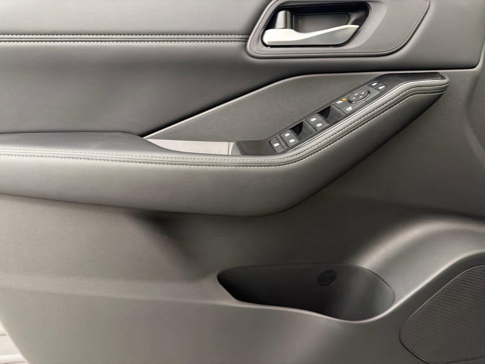 New 2026 Nissan Rogue SV image 23