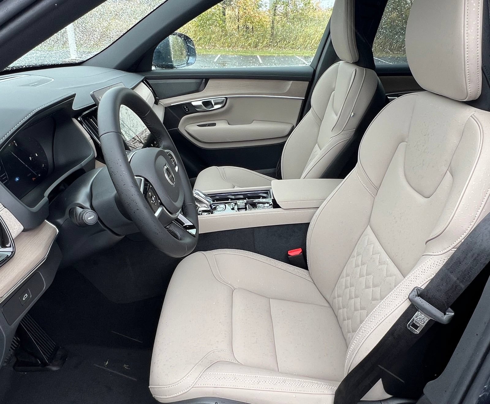New 2027 Volvo XC60 B5 Core AWD/4WD image 14