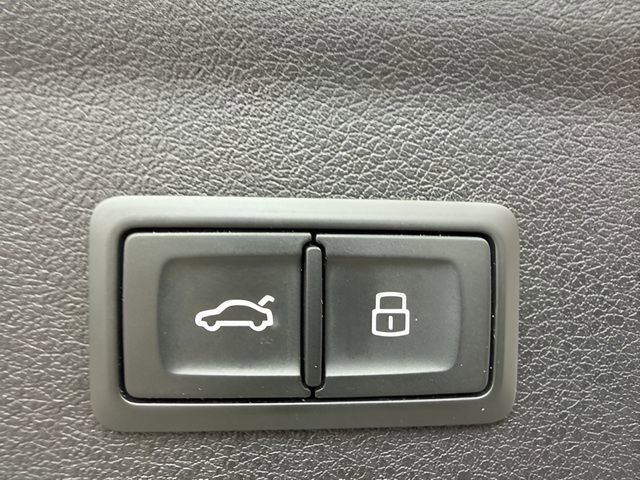 Used 2018 Audi Q3 2.0T Premium Plus w/ Premium Plus Package image 8