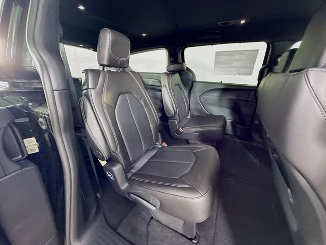 New 2026 Chrysler Pacifica Select w/ S Appearance Package image 27