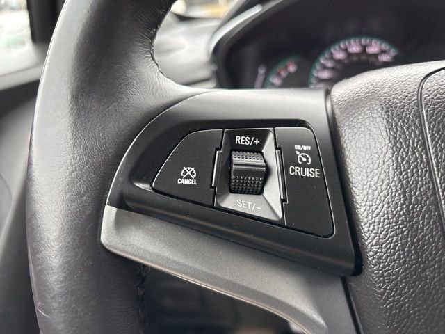 Used 2022 Chevrolet Trax LT w/ LT Convenience Package image 18