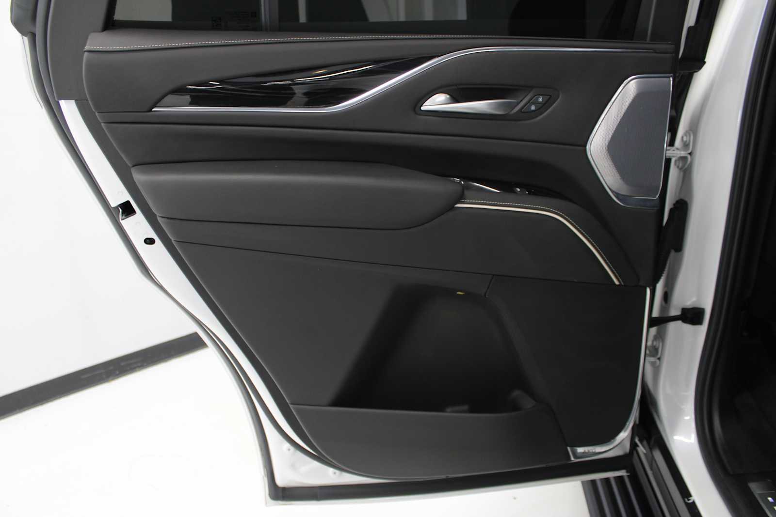 Used 2023 Cadillac Escalade V w/ LPO, ONYX Package image 52