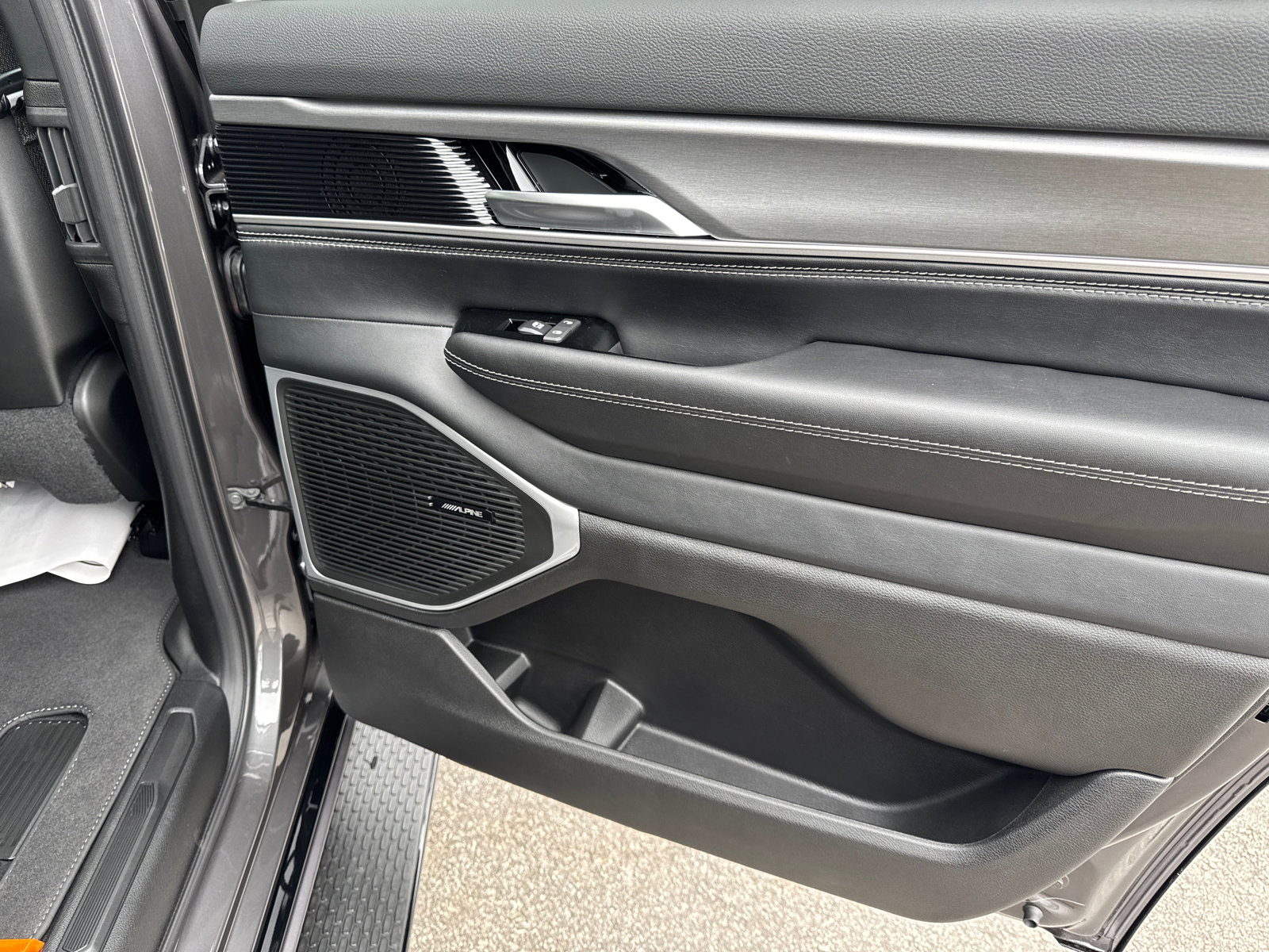 New 2026 Jeep Grand Wagoneer 4WD image 19