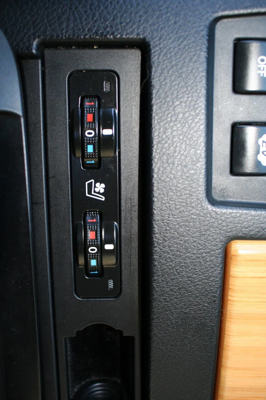 Used 2014 Lexus RX 450h AWD image 19