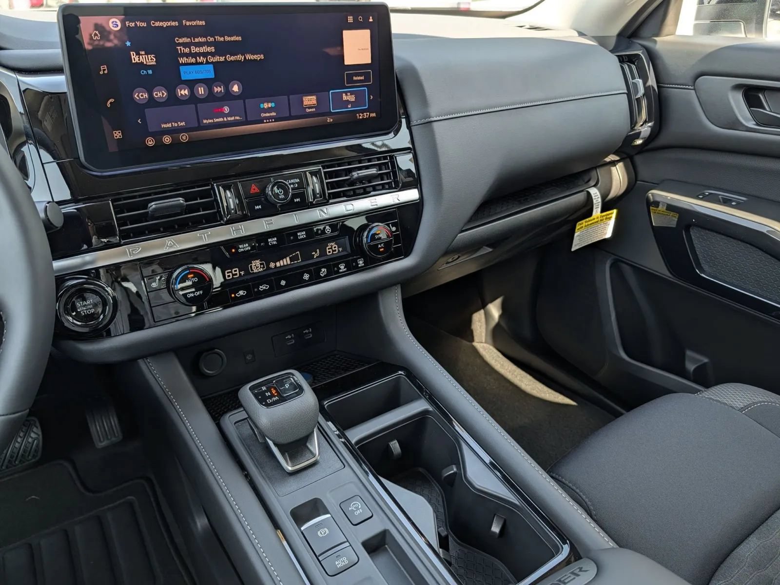 New 2026 Nissan Pathfinder SV w/ SV Premium Package FWD image 20